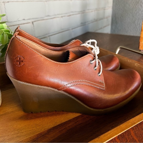Doc Martens MiMi Wedged Heels British Tan Leather Oxfords | Size 11 - Picture 2 of 7
